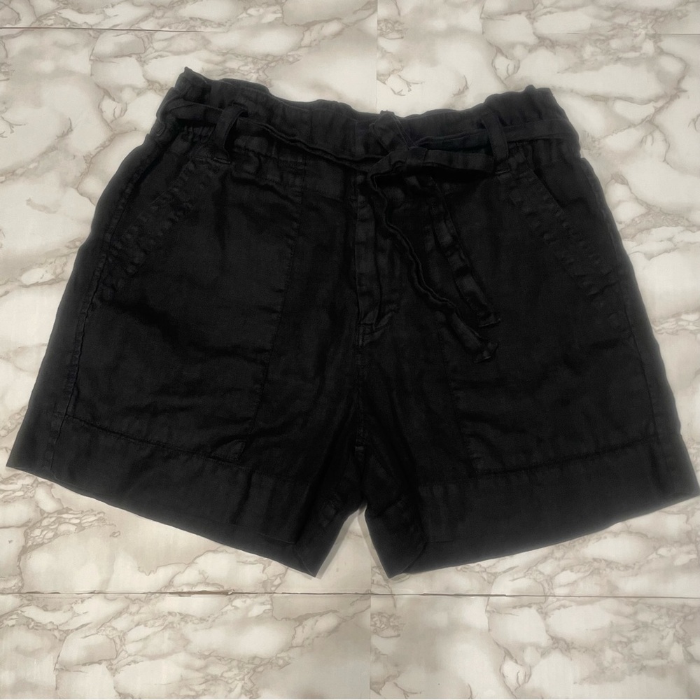 Joie Daynna Linen Shorts in Caviar Black